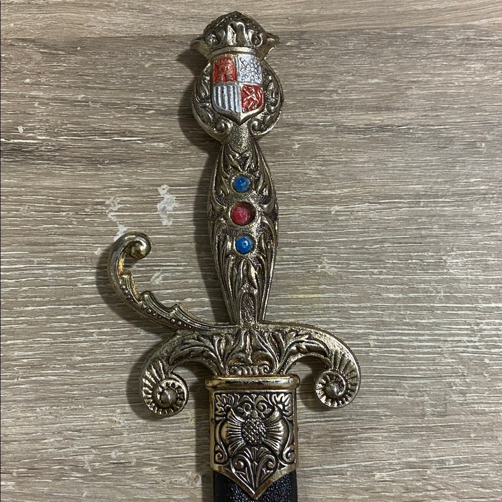 Ornate Decorative Dagger with Sheath
